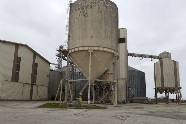 Silo_Agricole_LEPLATRE_Beauce_La_Romaine_Ouzouer_Le_Marché_Loir_et_Cher_41